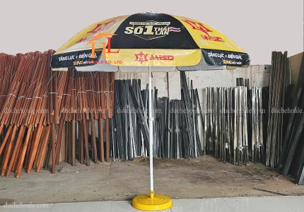 Dù che nắng quảng cáo nước tăng lực M150 của Thái Lan