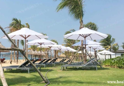 Lắp đặt dù che nắng cho Resort Movenpick Phú Quốc