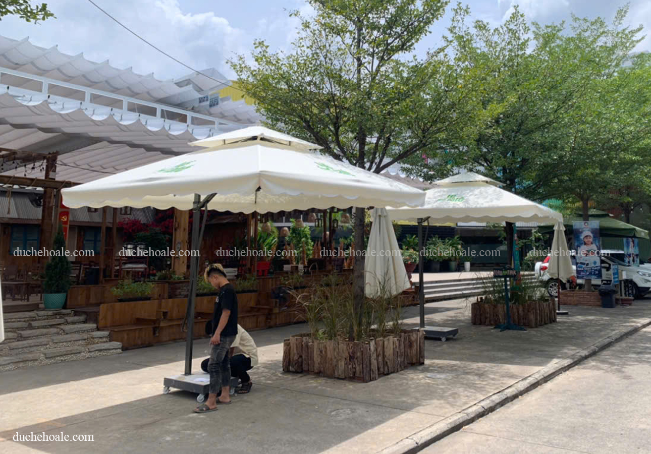 Ô lệch tâm lề cafe